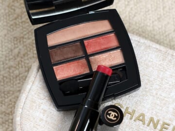 Chanel Black Friday Light the Way Set