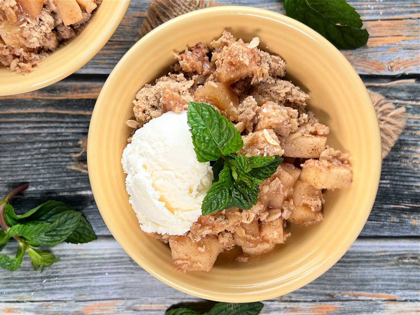 Old Fashioned Apple Crisp with Oat Topping