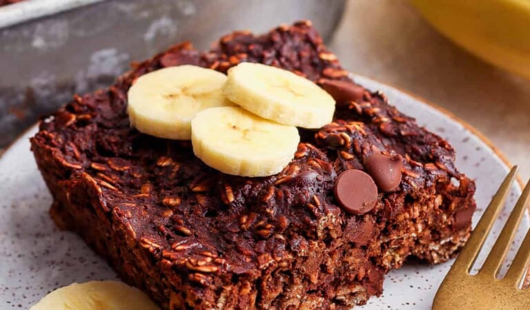 Chocolate Banana Baked Oatmeal