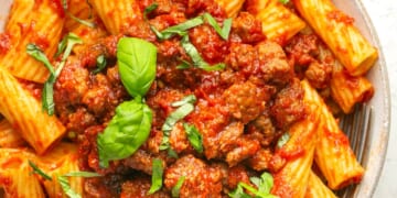 Crock Pot Pasta Sauce with Sausage