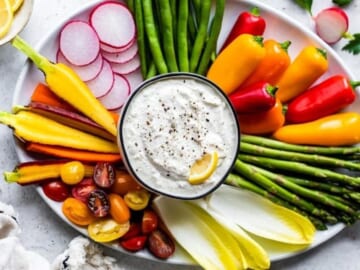 Veggie tray with dip