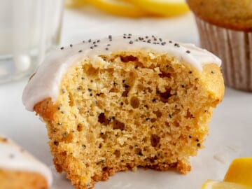 Lemon Poppyseed Cupcakes